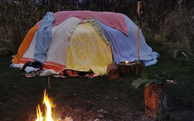 De Kracht van de Zweethut: Een Heilige Reis voor Vrouwen in het Moederschap